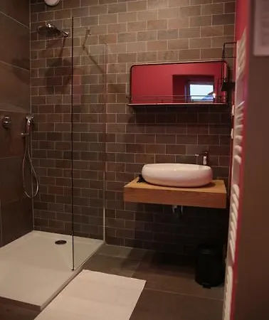 Des Arts Hotel 3*